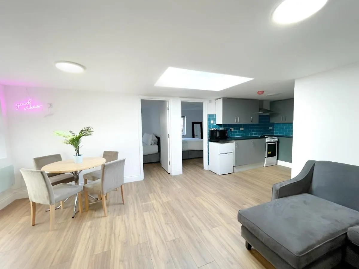 Prime Woolwich 2 Bed Gem Apartment London