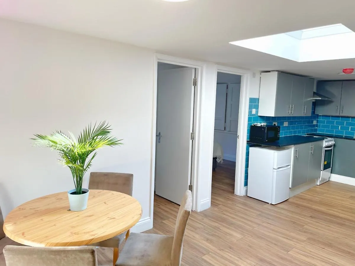 Prime Woolwich 2 Bed Gem Apartment London