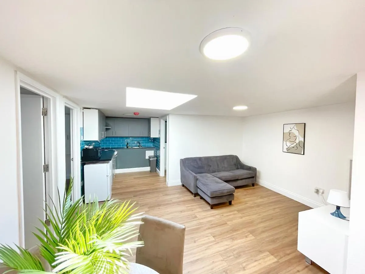 Prime Woolwich 2 Bed Gem Lejlighed London