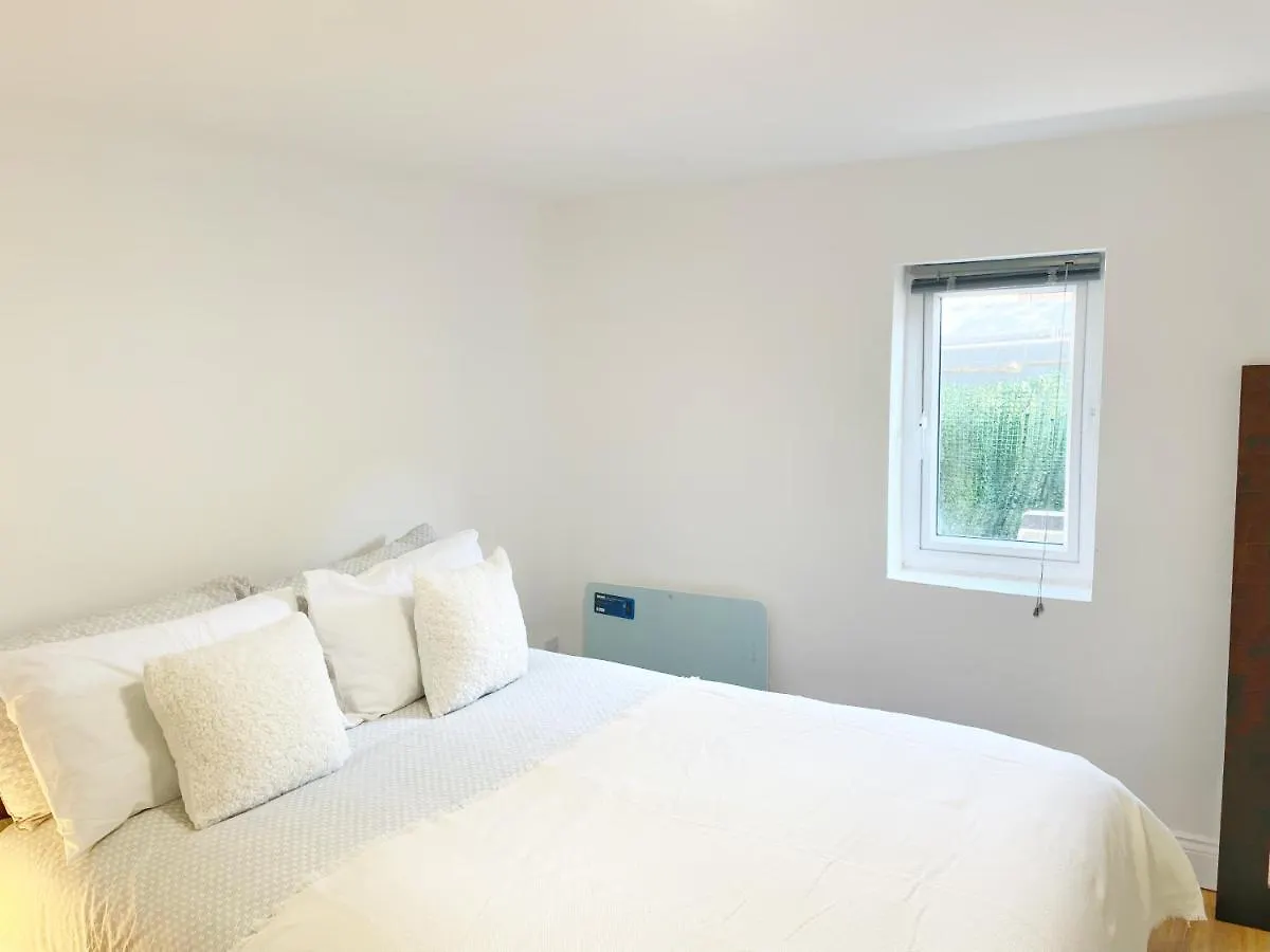 Prime Woolwich 2 Bed Gem Lejlighed London